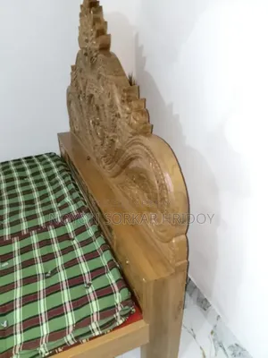 আকাশ মনি কাঠের খাট