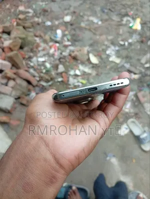 রিয়েলমি ১২ প্রো প্লাস ২৫৬ জিবি পার্পল