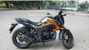 Honda Hornet 2021 Orange