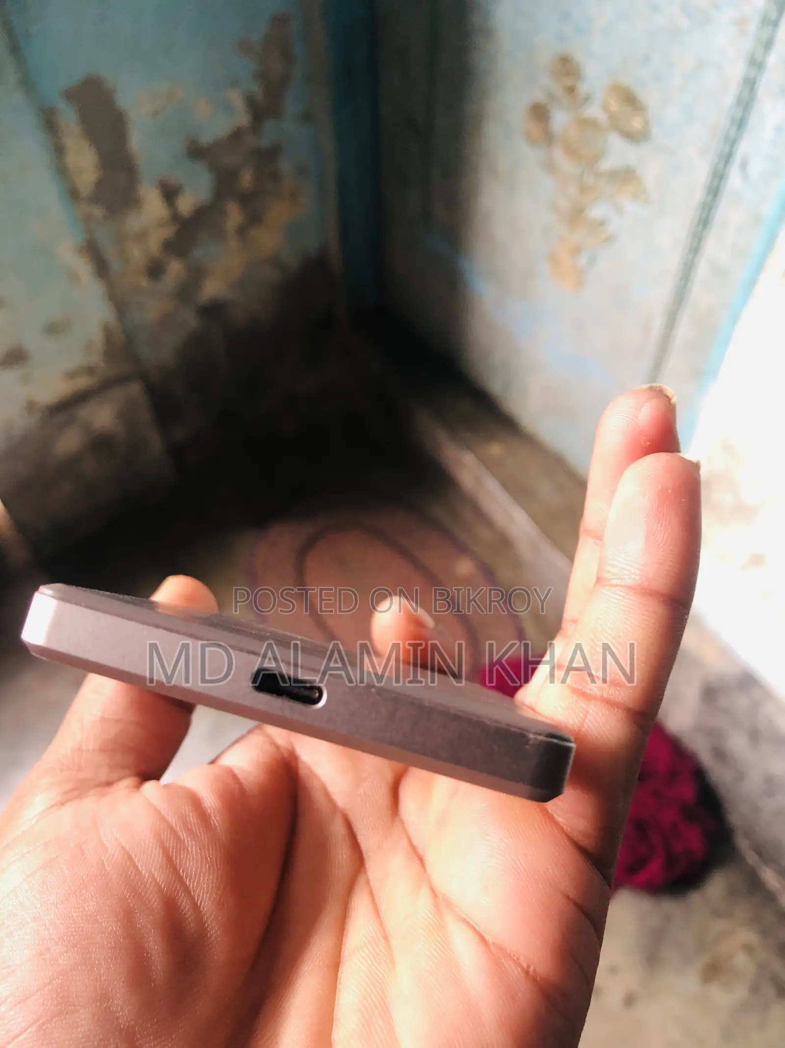 একদম অরজিনাল ফোনে সাথে দিয়ে ছিল