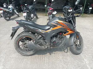 Honda Hornet 2021 Orange