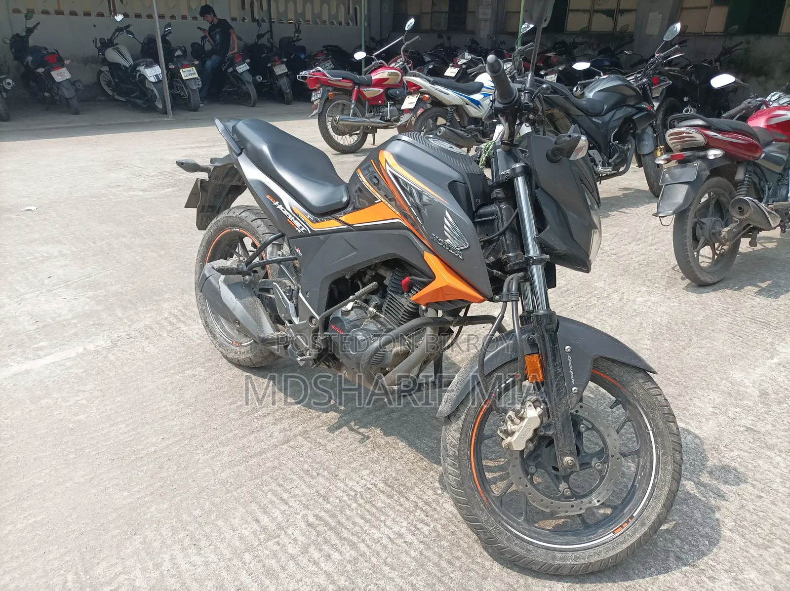 Honda Hornet 2021 Orange