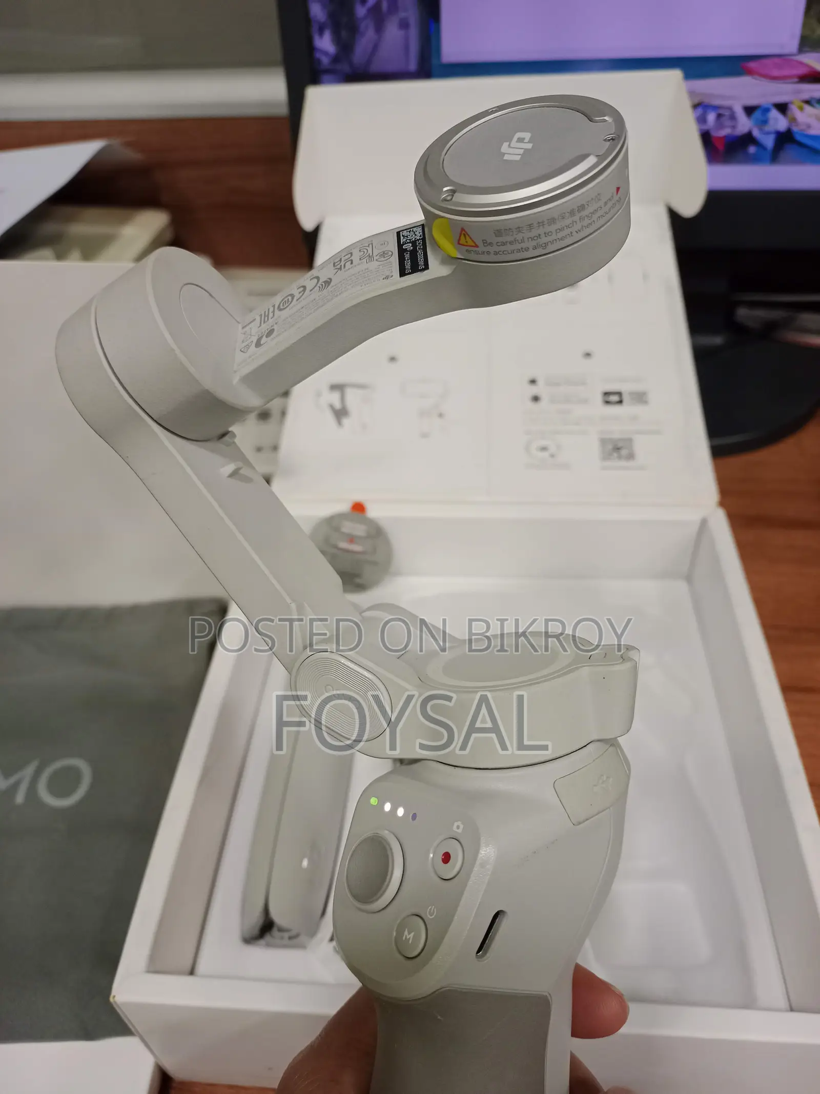 DJI OM 4 SE Smartphone Gimbal একদম ভালো Condition | Personal Use