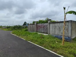 দক্ষিণ পূর্ব কর্নার ৩ কাঠা ১৫ নং সেক্টরে