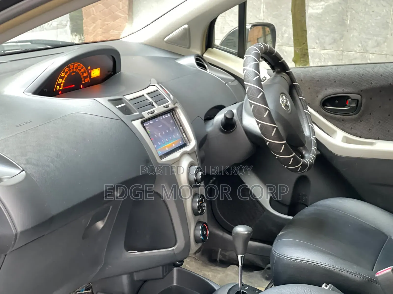 Toyota Vitz 1.0 FWD 3dr 2009 Black