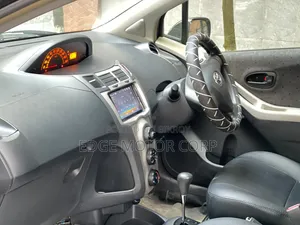 Toyota Vitz 1.0 FWD 3dr 2009 Black