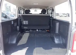 Toyota HiAce 2021 Silver
