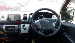 Toyota HiAce 2021 Silver