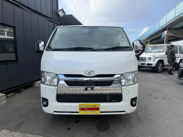 Toyota HiAce 2021 White