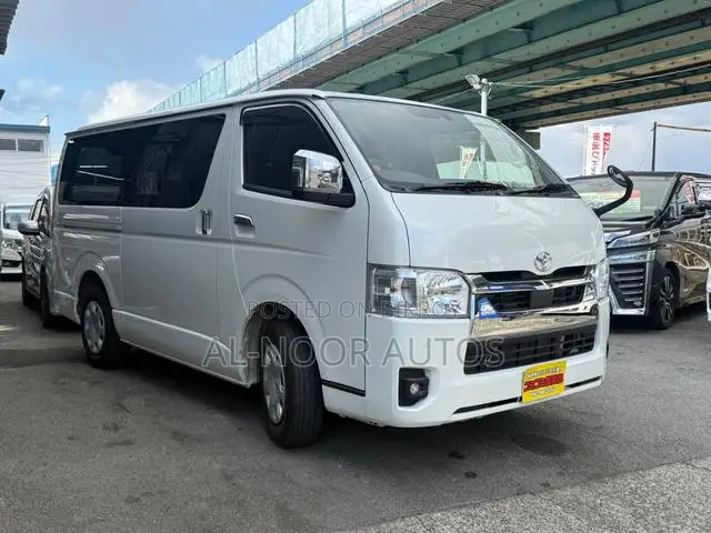 Toyota HiAce 2021 White