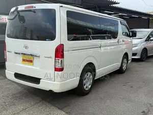 Toyota HiAce 2021 White