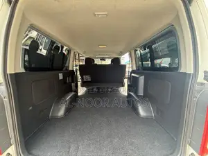 Toyota HiAce 2021 White