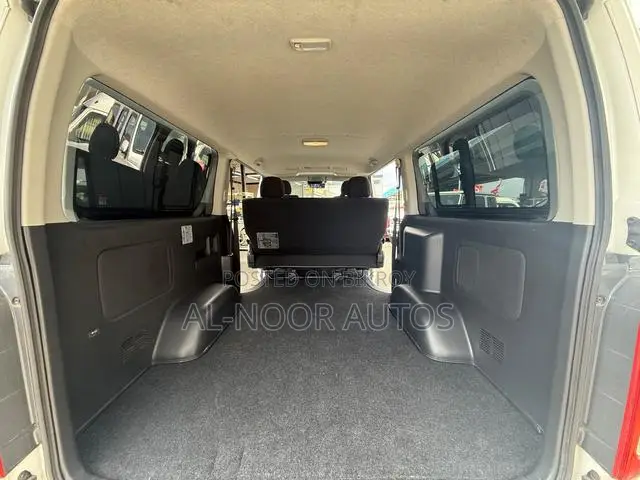 Toyota HiAce 2021 White