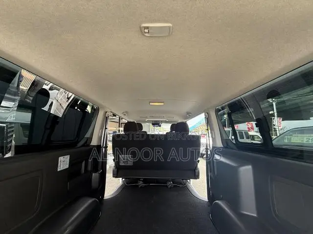 Toyota HiAce 2021 White