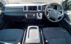 Toyota HiAce 2021 White