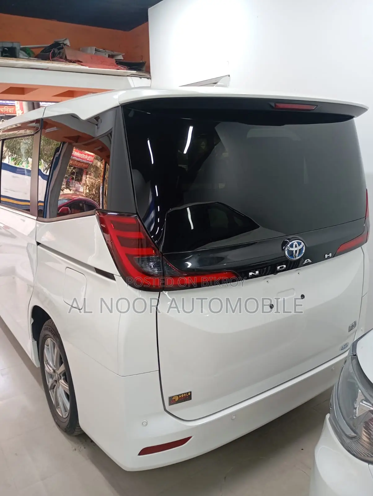 Toyota Noah 2022 Pearl