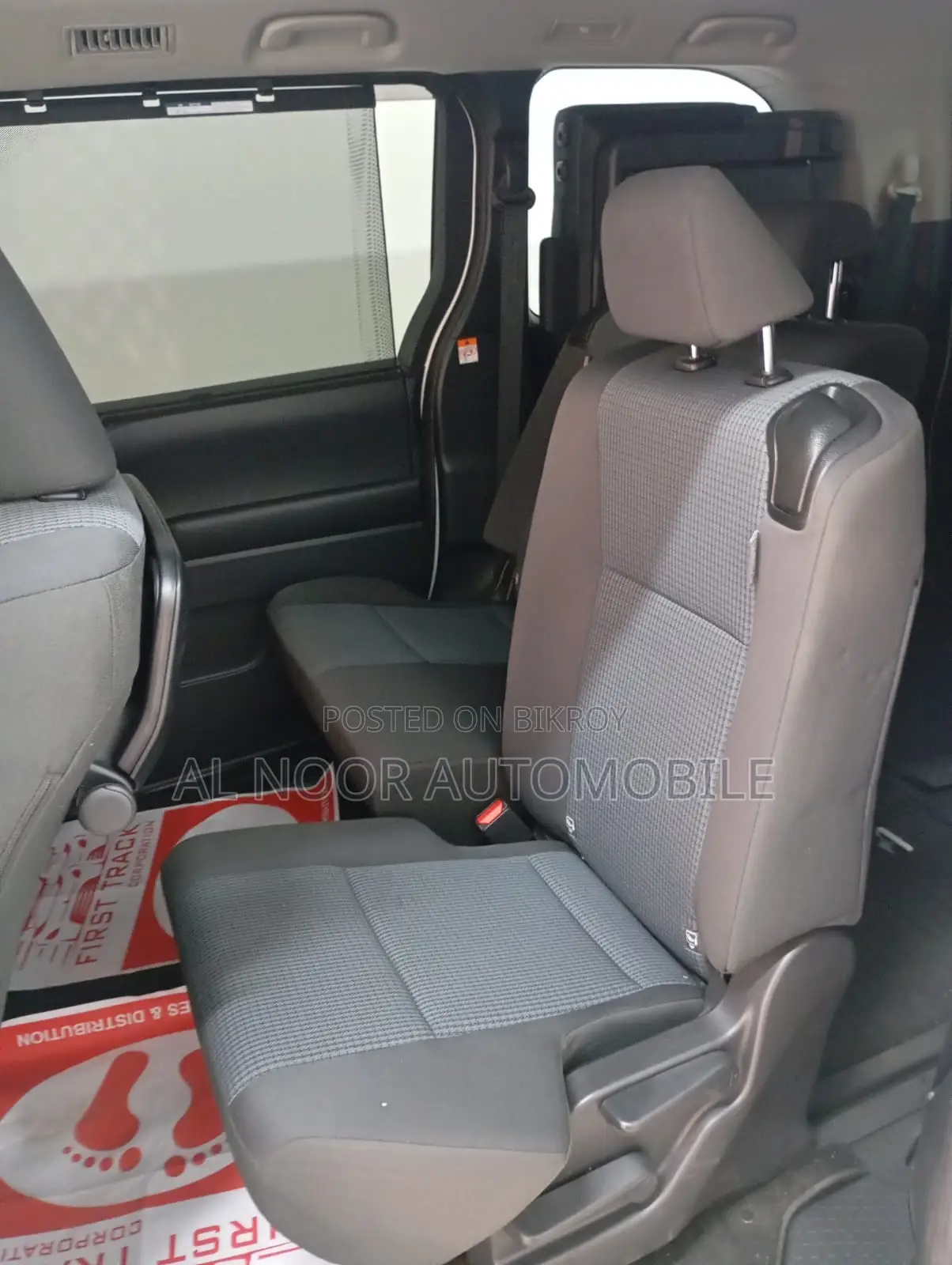 Toyota Noah 2022 Pearl