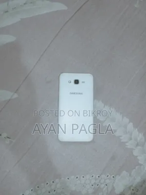 Samsung Galaxy J7 32 GB White