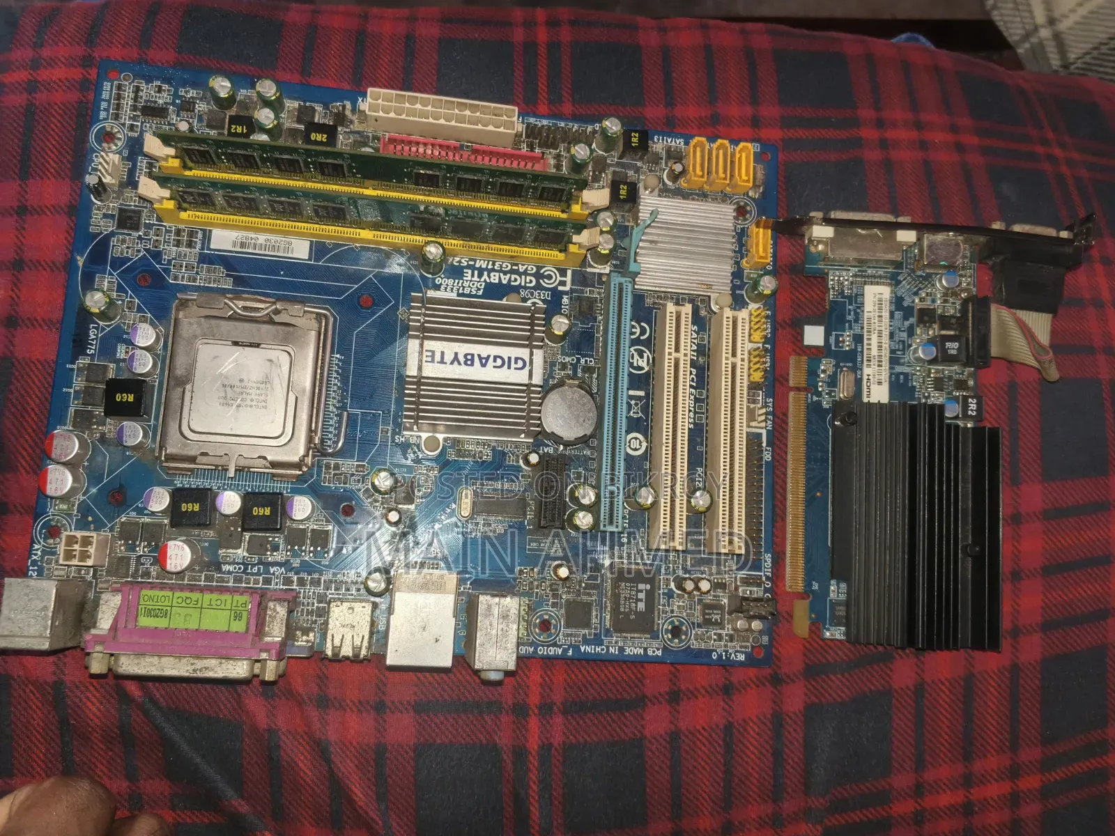 Gigabyte G31 Motherboard + 1GB Graphics Card