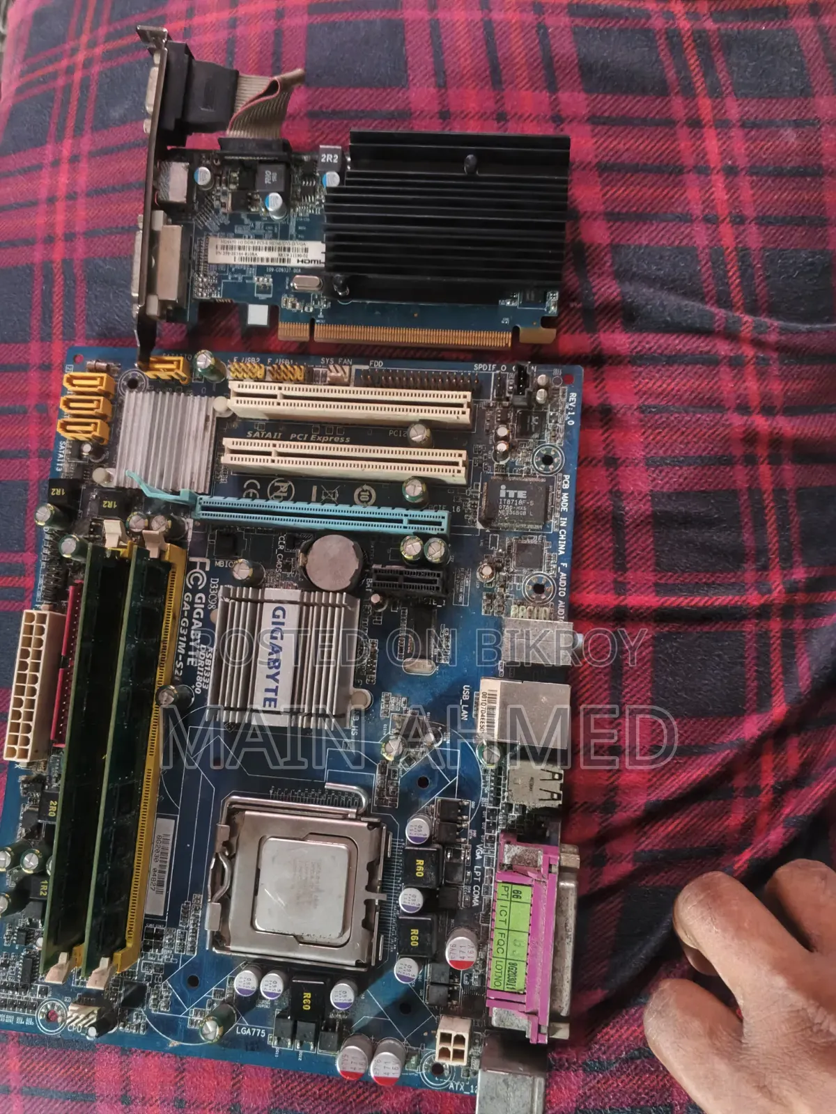 Gigabyte G31 Motherboard + 1GB Graphics Card