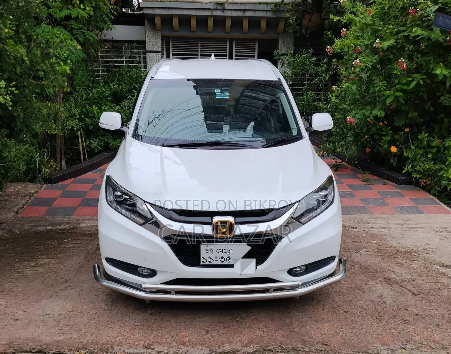 Honda Vezel 1.5 Hybrid 2WD 2014 Pearl