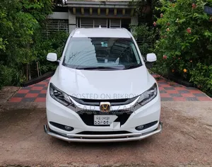 Honda Vezel 1.5 Hybrid 2WD 2014 Pearl