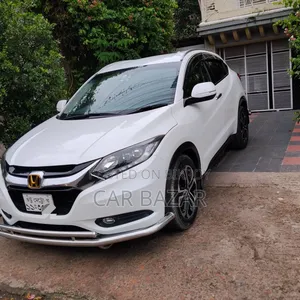 Honda Vezel 1.5 Hybrid 2WD 2014 Pearl