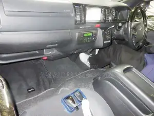 Toyota HiAce 2021 White