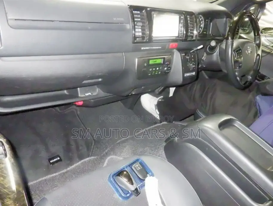 Toyota HiAce 2021 White