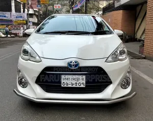 টয়োটা অ্যাকুয়া ২০১৭ পার্ল