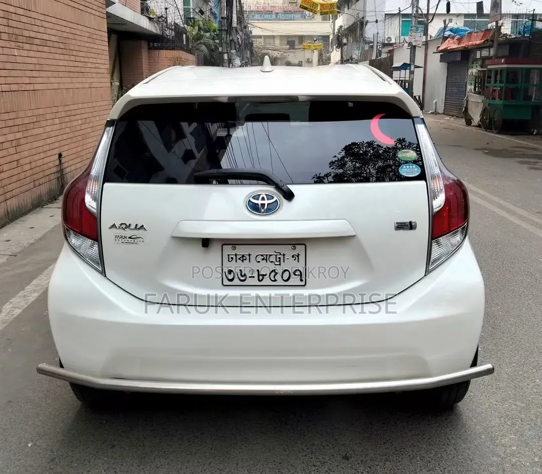 টয়োটা অ্যাকুয়া ২০১৭ পার্ল
