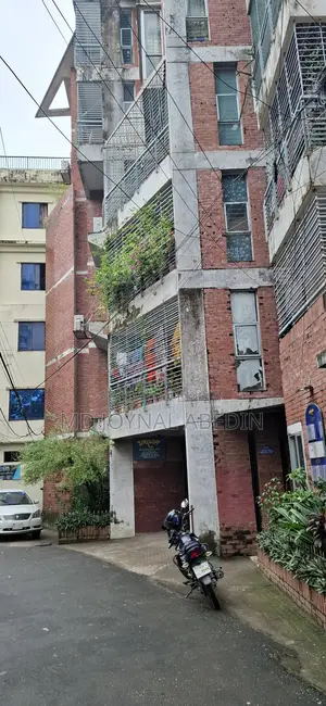 3bdrm Apartment in Zakir Hossain Road, Khulshi for Sale