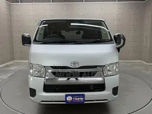 Toyota HiAce 2022 Silver
