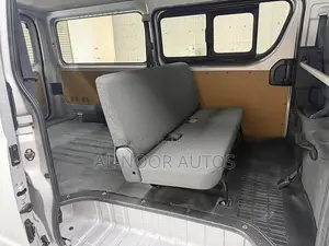Toyota HiAce 2022 Silver