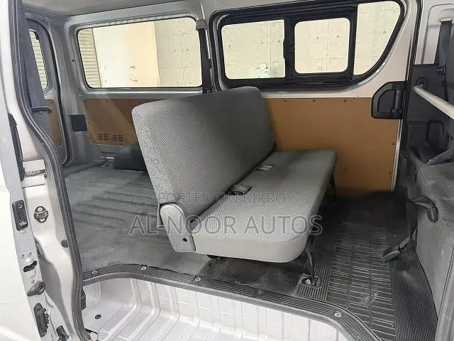 Toyota HiAce 2022 Silver