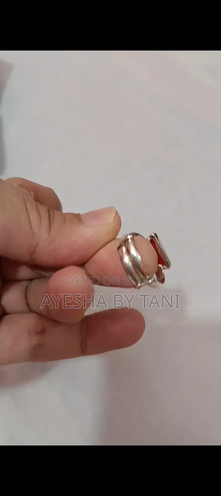রক্ত প্রবাল আংটি