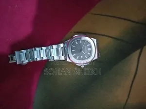 Seel Post Q Watch