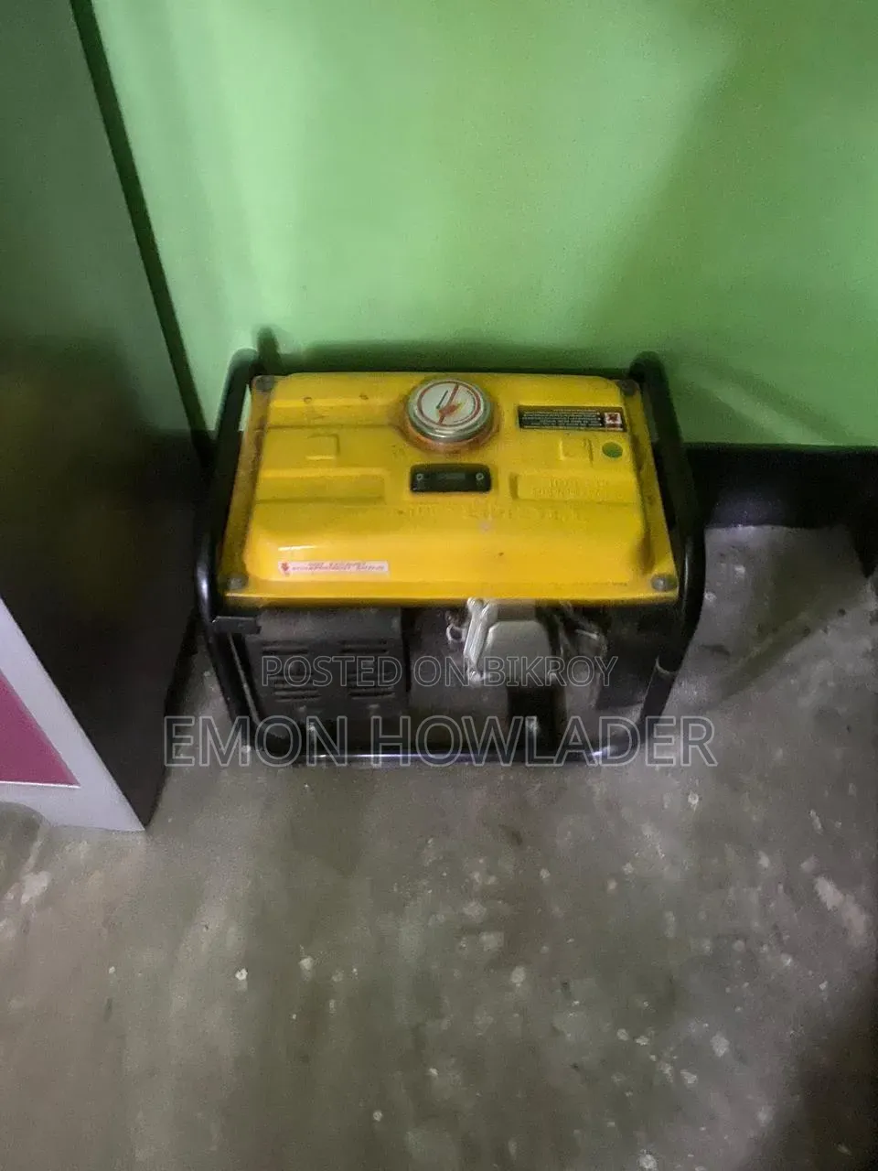 700 Eggs 700 Hatchery Incubator. Generator will be given at 50% price