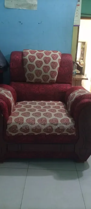 ব্যবহার করা সোফা‌ সেট