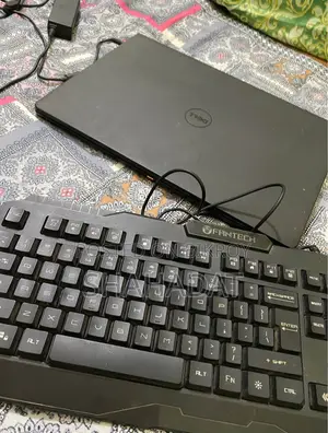 Laptop Dell Inspiron 15 3000 4GB Intel Core i3 HDD 1T
