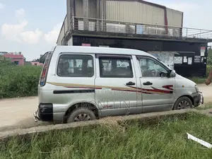 Toyota Noah 2.0 FWD (8 Seater) 2003 Silver