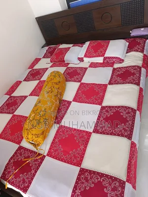চমৎকার ডিজাইনের প্রসেসড বোর্ড ডাবল খাট বিক্রি হবে (৫ ফিট × ৬.৫ ফিট)