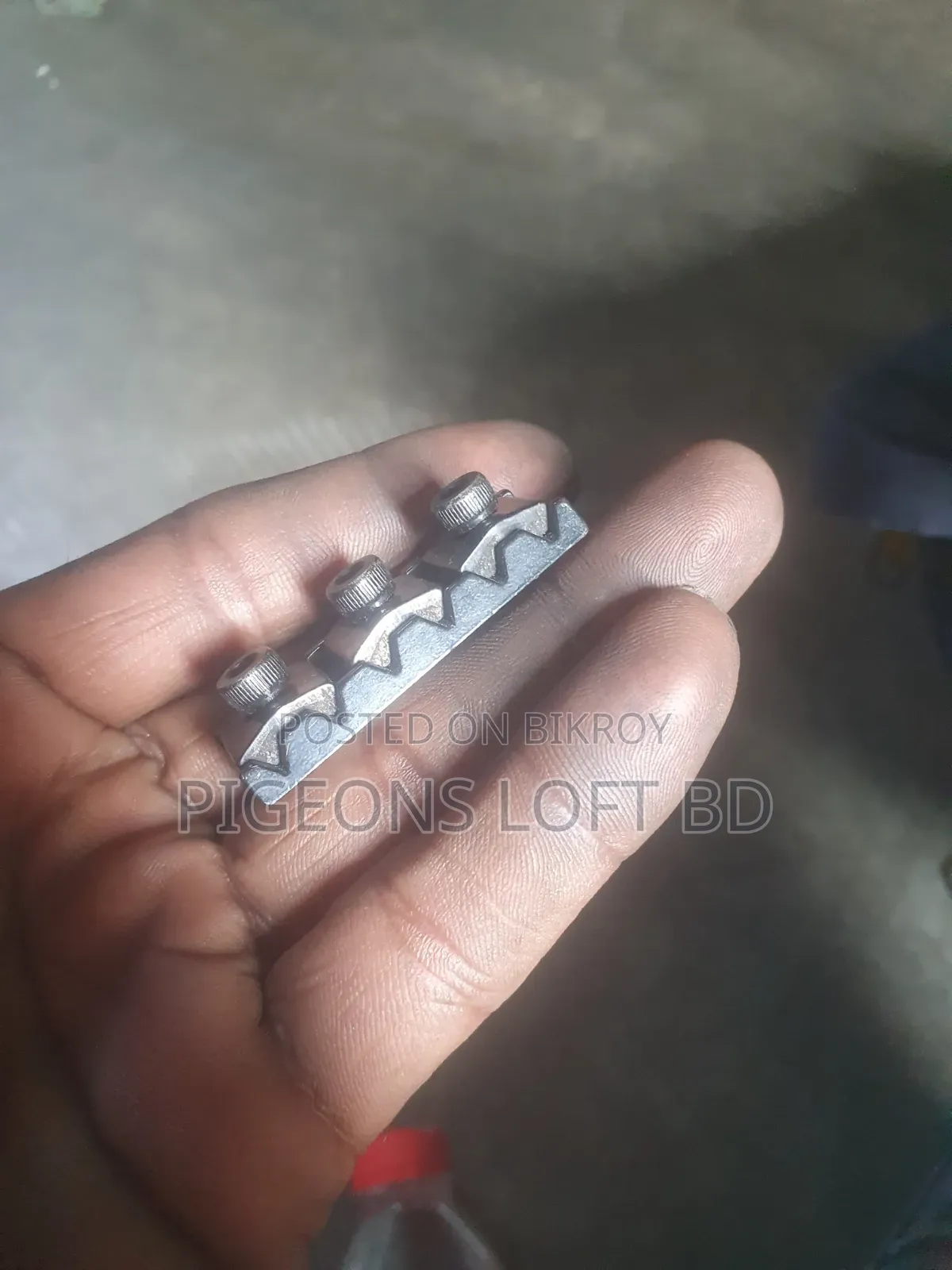 Guitar String Locker