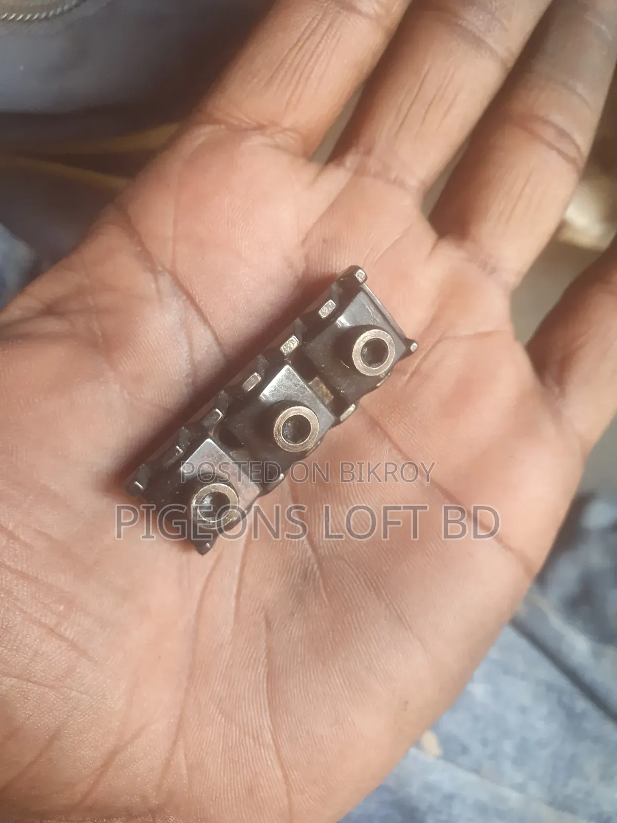 Guitar String Locker