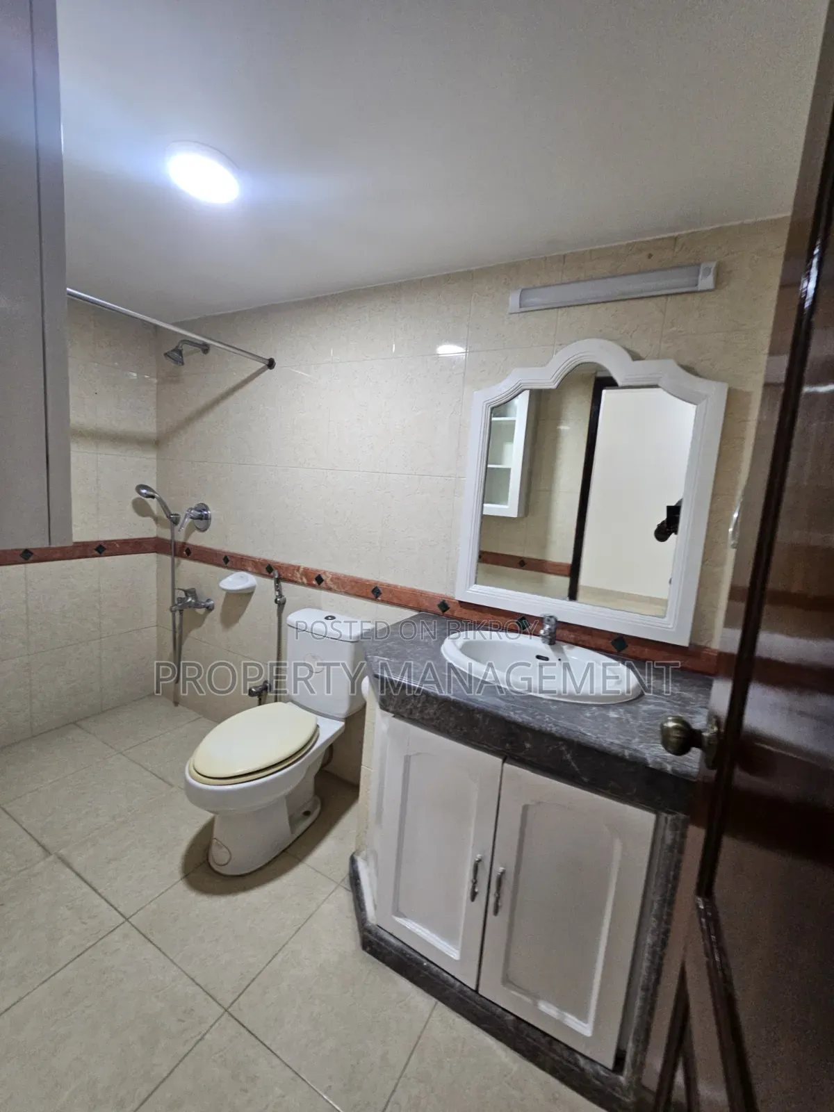 4bdrm Apartment in Gulshan for Rent