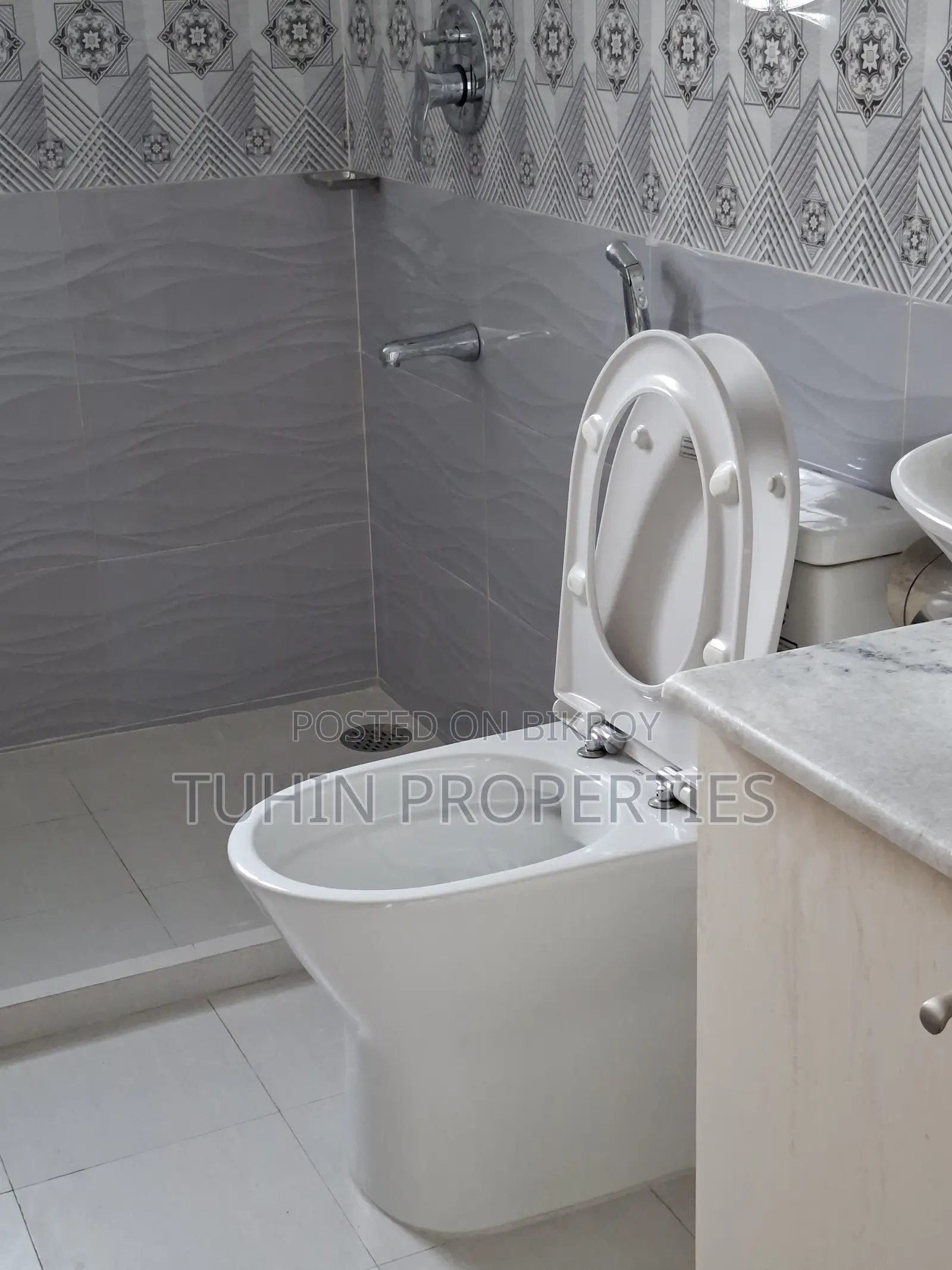 3bdrm Apartment in Basundhara for Sale