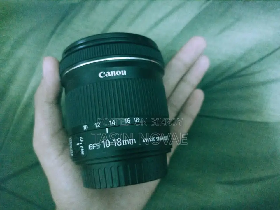 Canon R50v