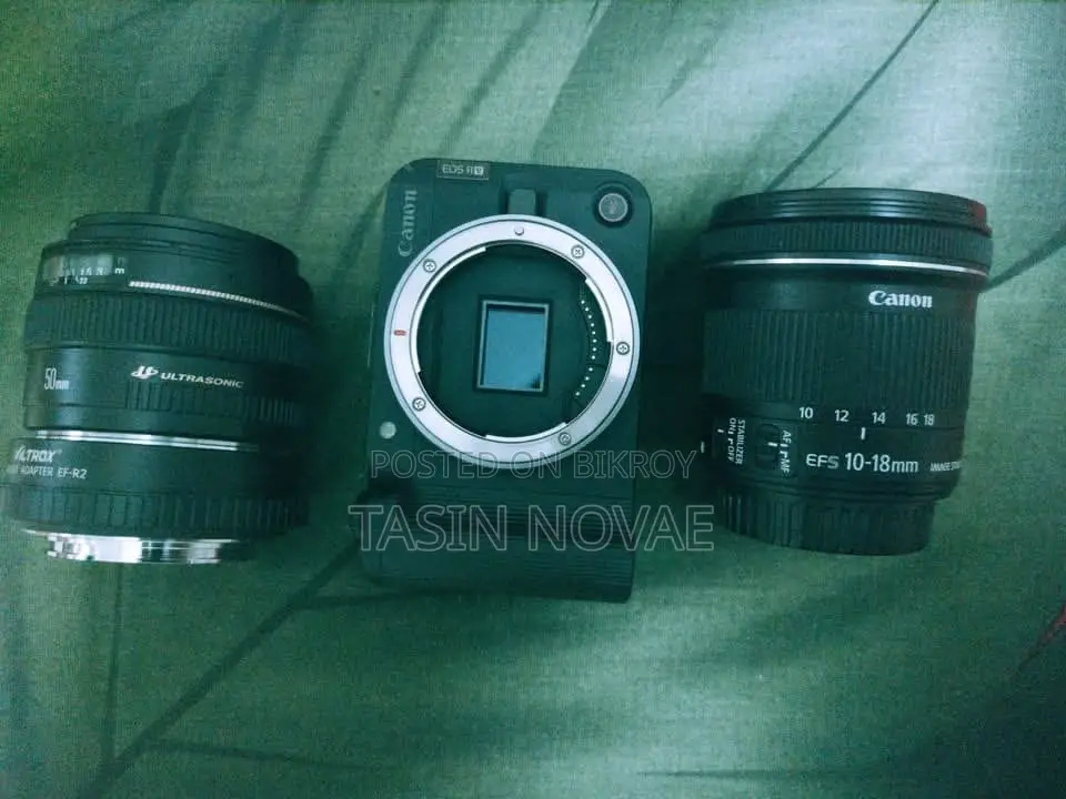 Canon R50v