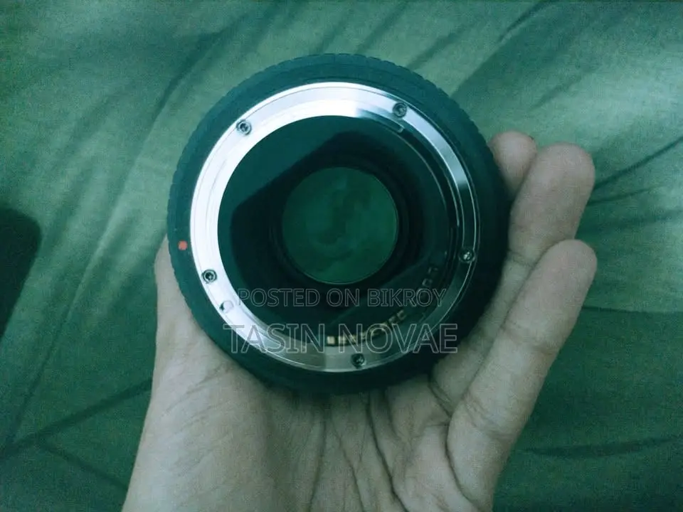 Canon R50v