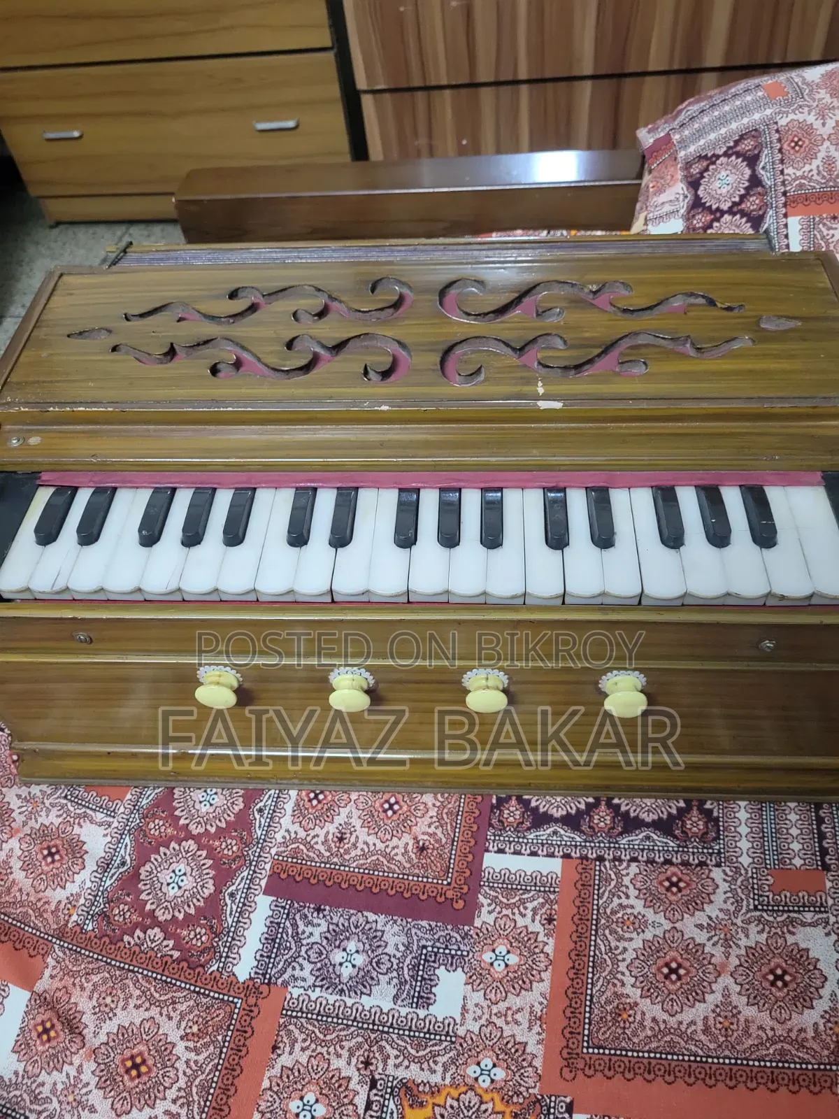 Hand Made Harmonium